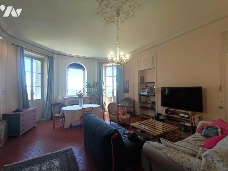 Appartement dans une villa de caractère — photographie 2